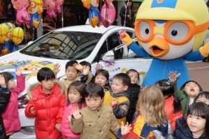 동심 싣고 달리는 뽀로로 택시