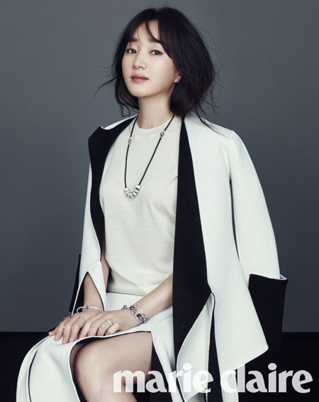 배우 수애, 주얼리 크리스마스 컬렉션 공개