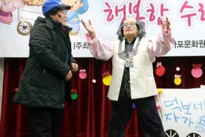 배우 뺨치는 어르신들