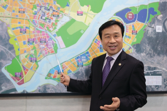 이충재 행복도시건설청장