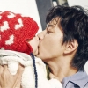 송일국 삼둥이 만세, 아빠 품에 안겨 진한 뽀뽀 “아이 좋아”