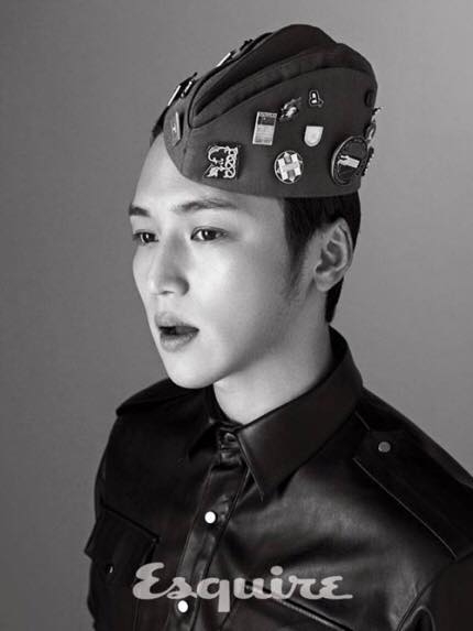 변요한 에스콰이어 화보