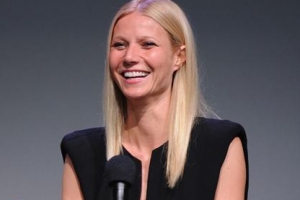 코로나19 자선경매로 ‘싫어하는 드레스’ 내놓은 귀네스 팰트로