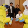 에볼라 한국 의료진 감염 우려 “손가락 바닥 쪽 살짝 스친 정도”