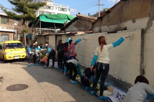 [현장 행정] 골목길 밝히고 담장만 칠해도 범죄율 ‘뚝’