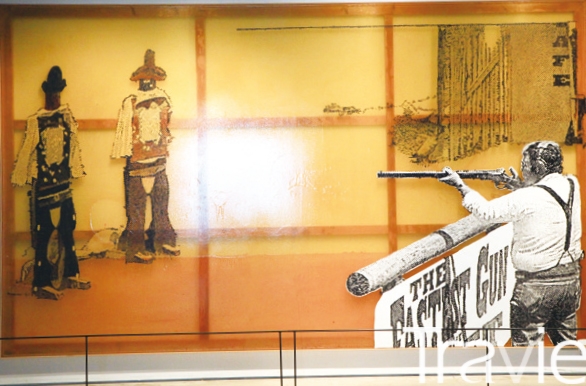 독일 신표현주의의 거장 지그마르 폴케의 작품도 5m가 넘는 대형 페인팅이다