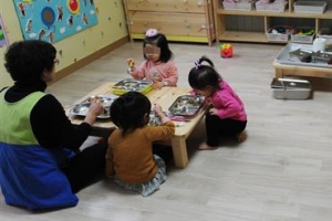 “우리 아이는 우리가 키운다”… 대안 어린이집 인기