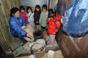 필리핀 쓰레기마을 친구들의 아픔을 느껴요