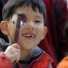 입학 앞둔 어린이 “잘 보여요”