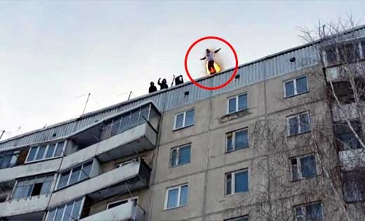 9층 옥상서 눈더미 위로 뛰어내린 남자의 운명은?