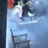 모여서 불꽃놀이 하다 낭패 본 성인 여성들