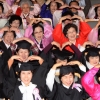 엄마의 늦깎이 학사모… 더 행복한 졸업식