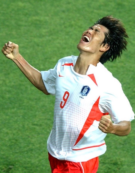 설기현 현역 은퇴…성균관대 감독으로 제2의 축구인생