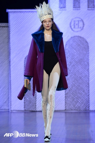 프랑스 디자이너 올림피아 르탱(Olympia Le Tan)의 작품