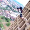 고층빌딩 뛰어올라가 점프하는 베이스점프 레이스 ‘화제’