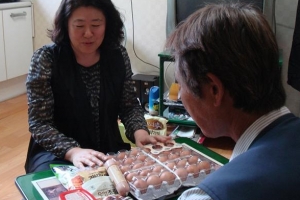 미혼모 분유·노인 지팡이… 마음 담은 착한 선물들