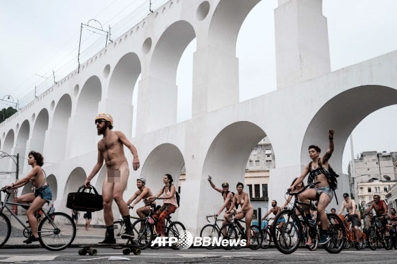세계 나체 자전거 타기 운동(the World Naked Bike Ride (WNBR) international movement)