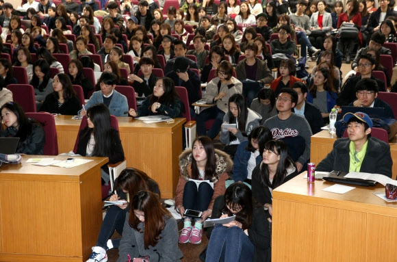 취업에 도움 되면 맨바닥도 괜찮아요 취업에 도움 되면 맨바닥도 괜찮아요