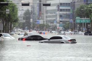 서울 강남역, 올여름엔 ‘물난리 공포’서 탈출할까