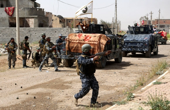 이라크군, IS 격퇴 총공세… 티크리트 탈환 가속