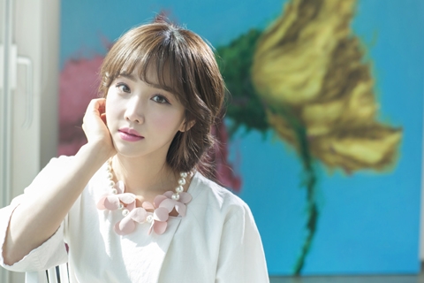 이유리, 미공개 화보 공개… 쇼핑몰 CEO의 청순매력 어필 사진출처: 율리앤(www.yulyen.com)
