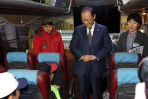 안전한 수학여행 당부하는 황우여