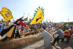 새끼를 엮어라  하나로 당겨라  갈등은 풀린다