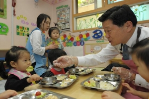 [현장 행정] ‘어린이집에 간 구청장’   보육현장 몸소 느끼다