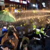 세월호 추모제, 경찰 vs 시민 대치…최루액 살포