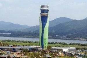 하남 명물 105m 굴뚝 전망대 뒤늦게 불법 건축물 논란