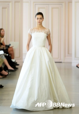 Oscar De La Renta Bridal Spring/Summer 2016 Runway Show