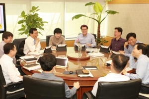부서 장벽 없다… 참견이 미덕인