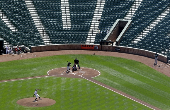 볼티모어 불똥… MLB 역사상 첫 무관중 경기 