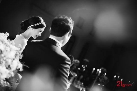 하객들 앞에 선 고은미 부부