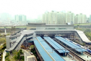 ‘혼잡 대명사’ 신도림역, 이젠 옛말