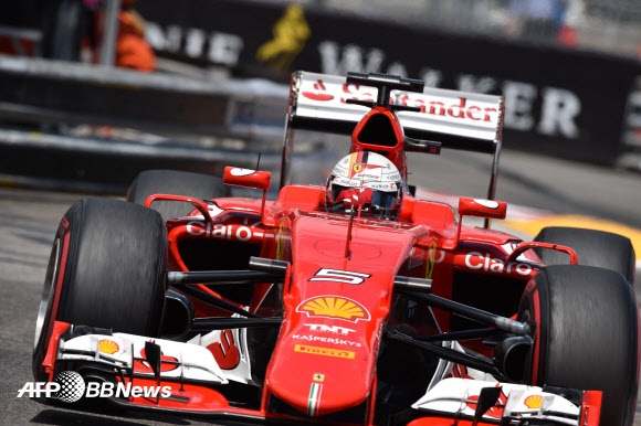 24일(현지시간) ‘2015 F1 모나코 그랑프리’에 참가한 독일 출신 카레이서 세바스찬 베텔(28·스쿠데리아 페라리)이 카레이싱을 펼치고 있다. ⓒ AFPBBNews=News1