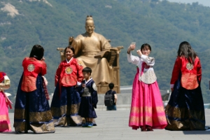 중국 관광객 “내가 왕이로소이다”