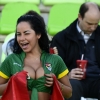 “헐! 풍만한 가슴 노골적으로 드러낸 축구팬이 응원하면...경기는...”