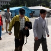 北, 판문점 통해 우리 국민 2명 송환