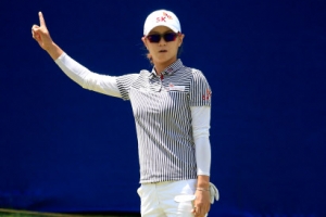 최나연, LPGA 아칸소 챔피언십 둘째날 단독선두, “손가락 치켜세운 뜻은...”