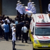 중국 버스 사망자 10명 유가족 품에