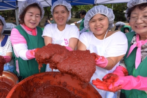 “고추장 담그기? 어렵지 않아요~”