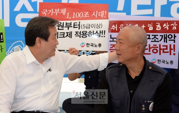 한노총 농성장 찾은 김무성 