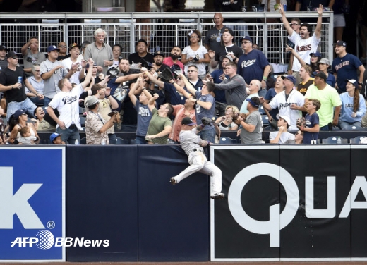 브랜드 반스...”저렇게까지 높이 점프는 했지만”