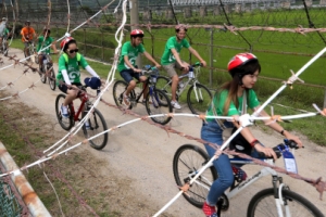 통일을 기원하며… 자전거 페달 ‘쌩쌩’