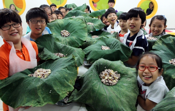 “연잎밥 먹고 건강한 여름”