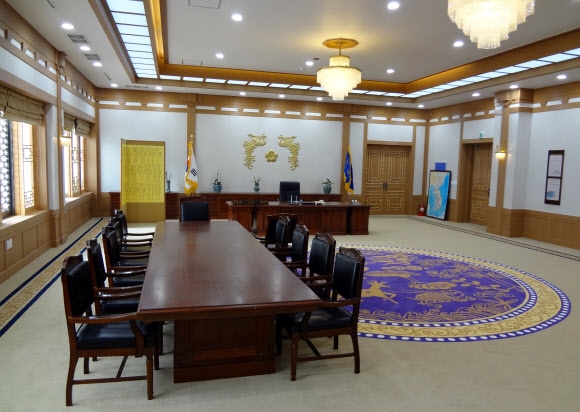 ’축소형 합천 청와대’ 대통령 집무실