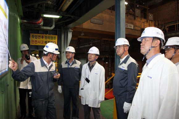 비산배출시설 점검하는 윤성규 장관