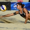 [포토] “공 살려냈어!”… 멋진 근육 자랑하는 비치 발리볼 선수