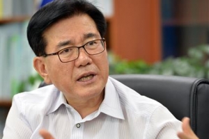 “성년 된 지방자치, 올해 발전 원년…정부, 권한 이양 ‘통 큰 결단’ 필요”